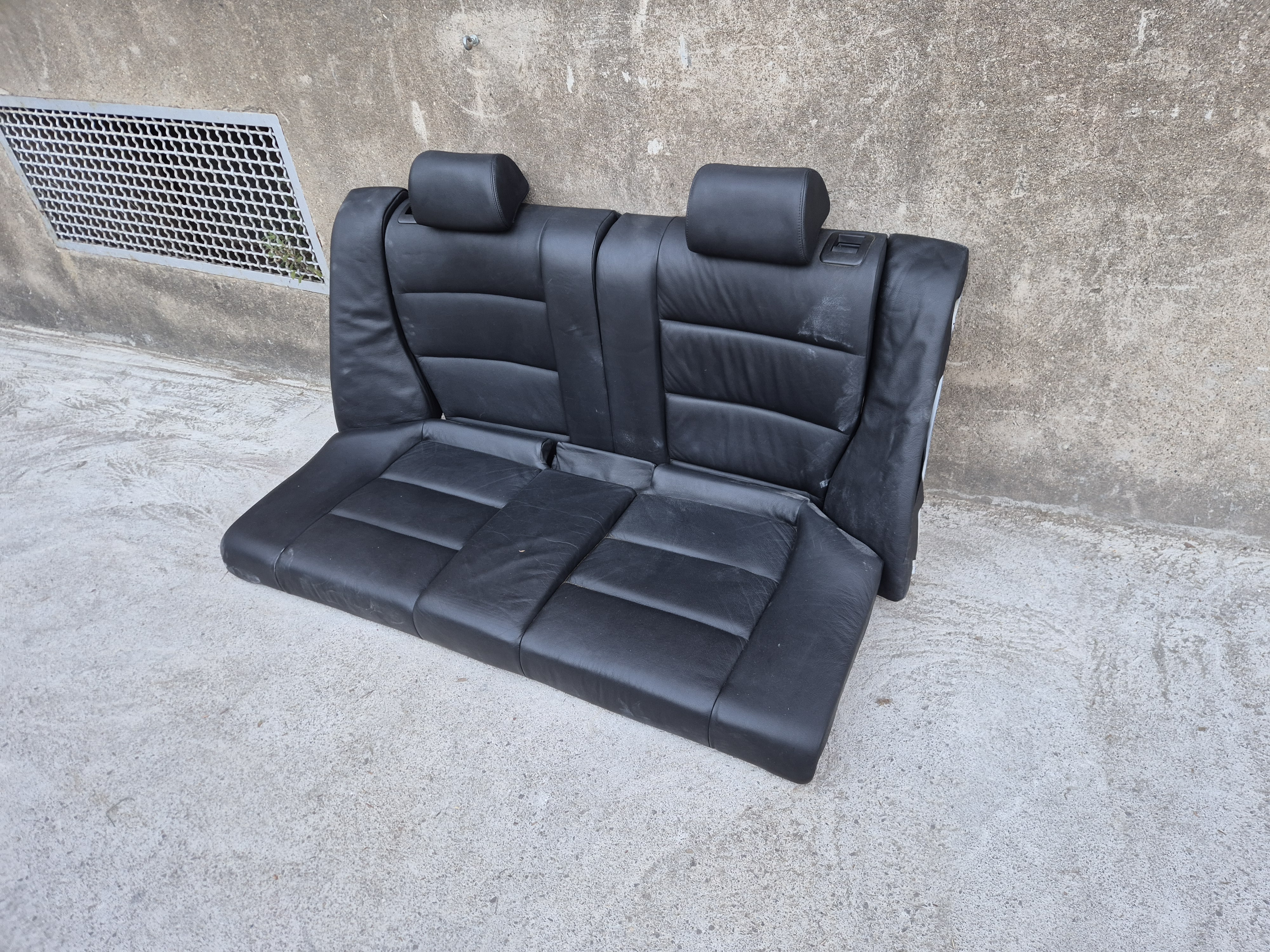 asiento coche trasero desmontable negro polipiel 70x137x70 1u